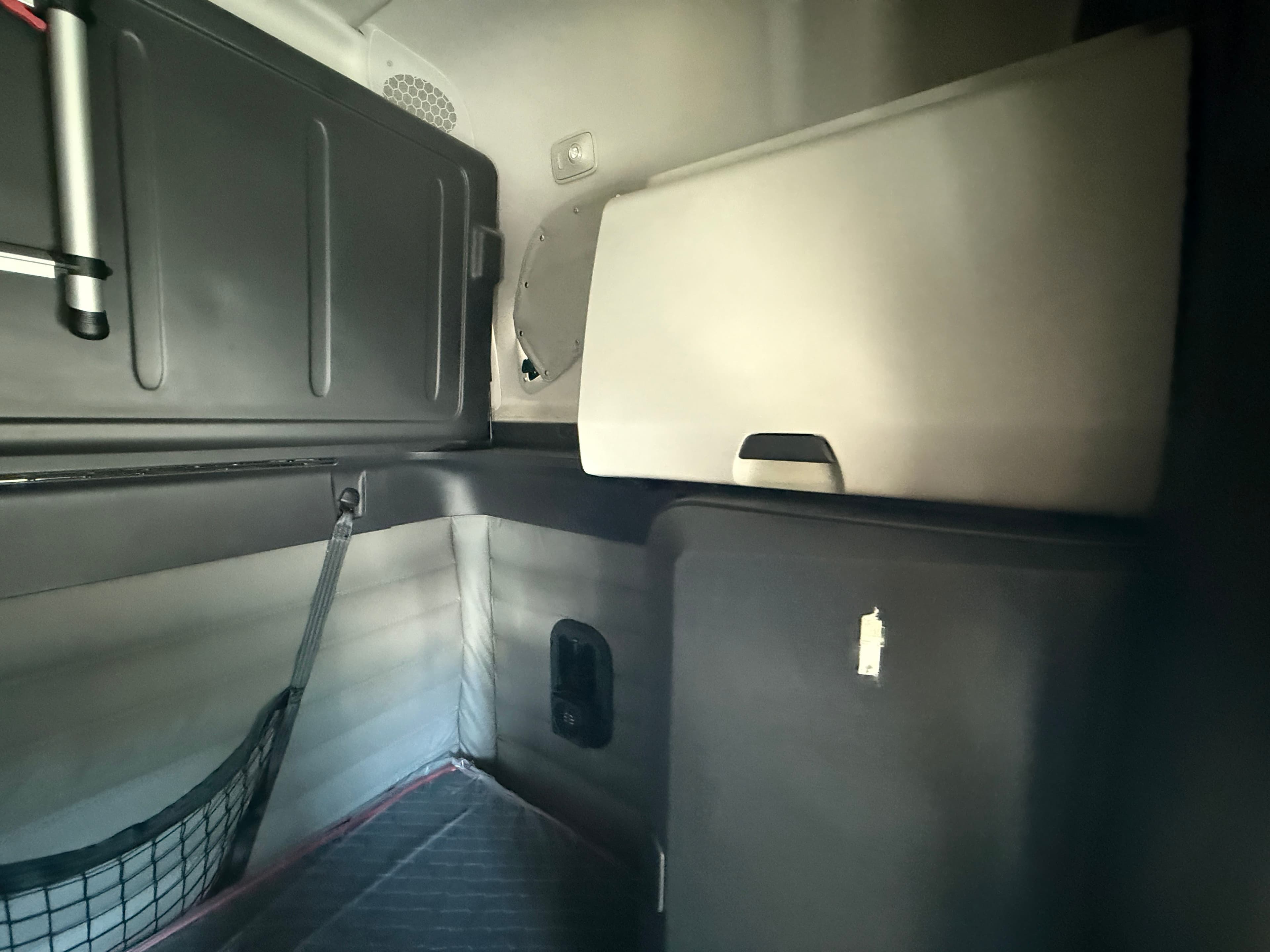 2021 Freightliner Cascadia 126 image 32