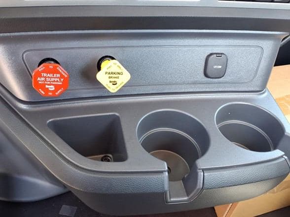 2025 Kenworth T880 image 11