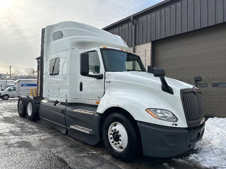2023 International LT62F image 1