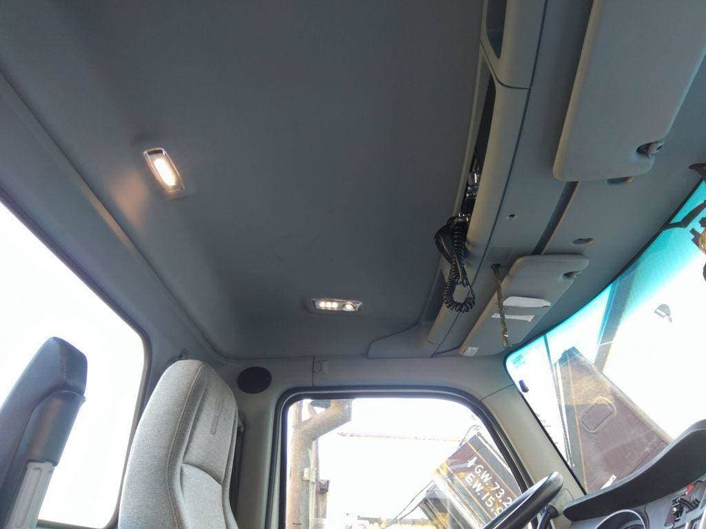 2020 Kenworth T680 image 6