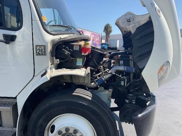 2021 Freightliner M2 image 6