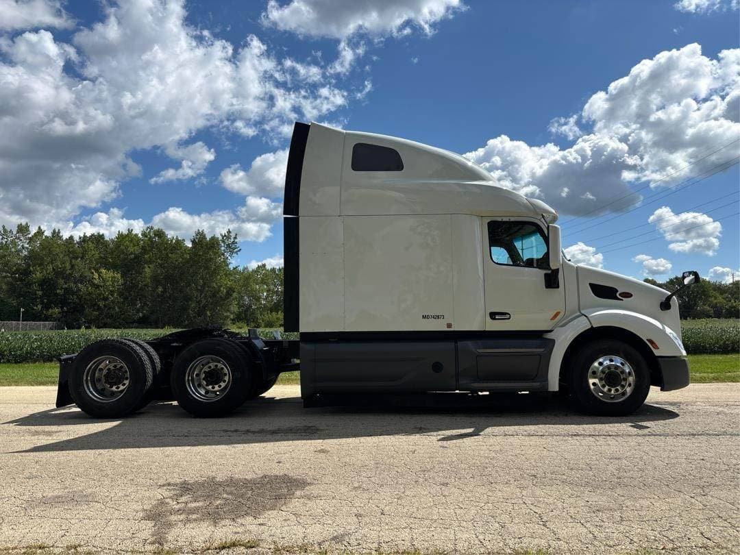 2021 Peterbilt 579 image 7