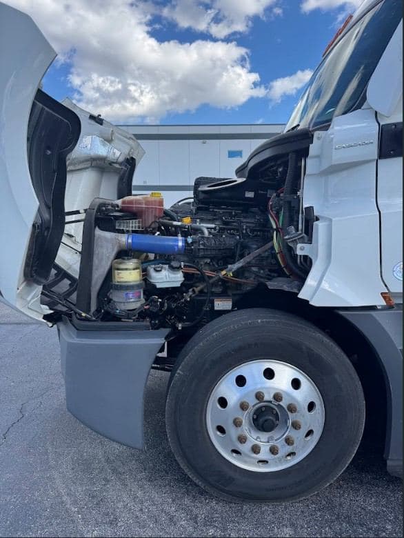 2022 Freightliner Cascadia image 10