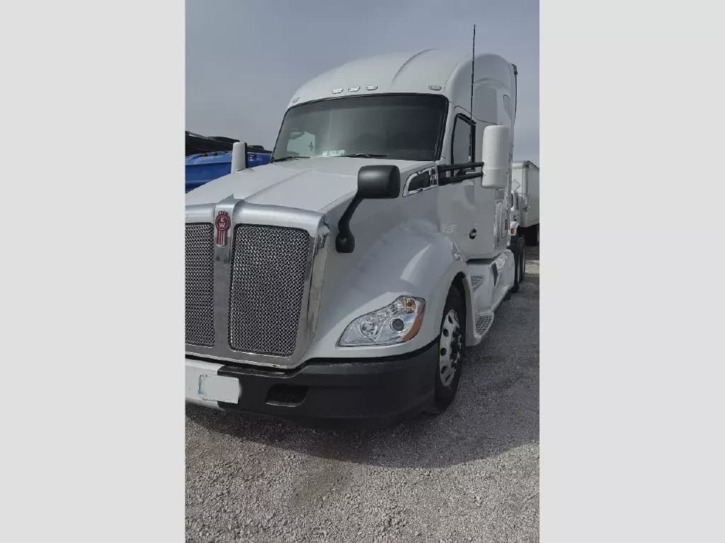 2022 Kenworth T680 image 1