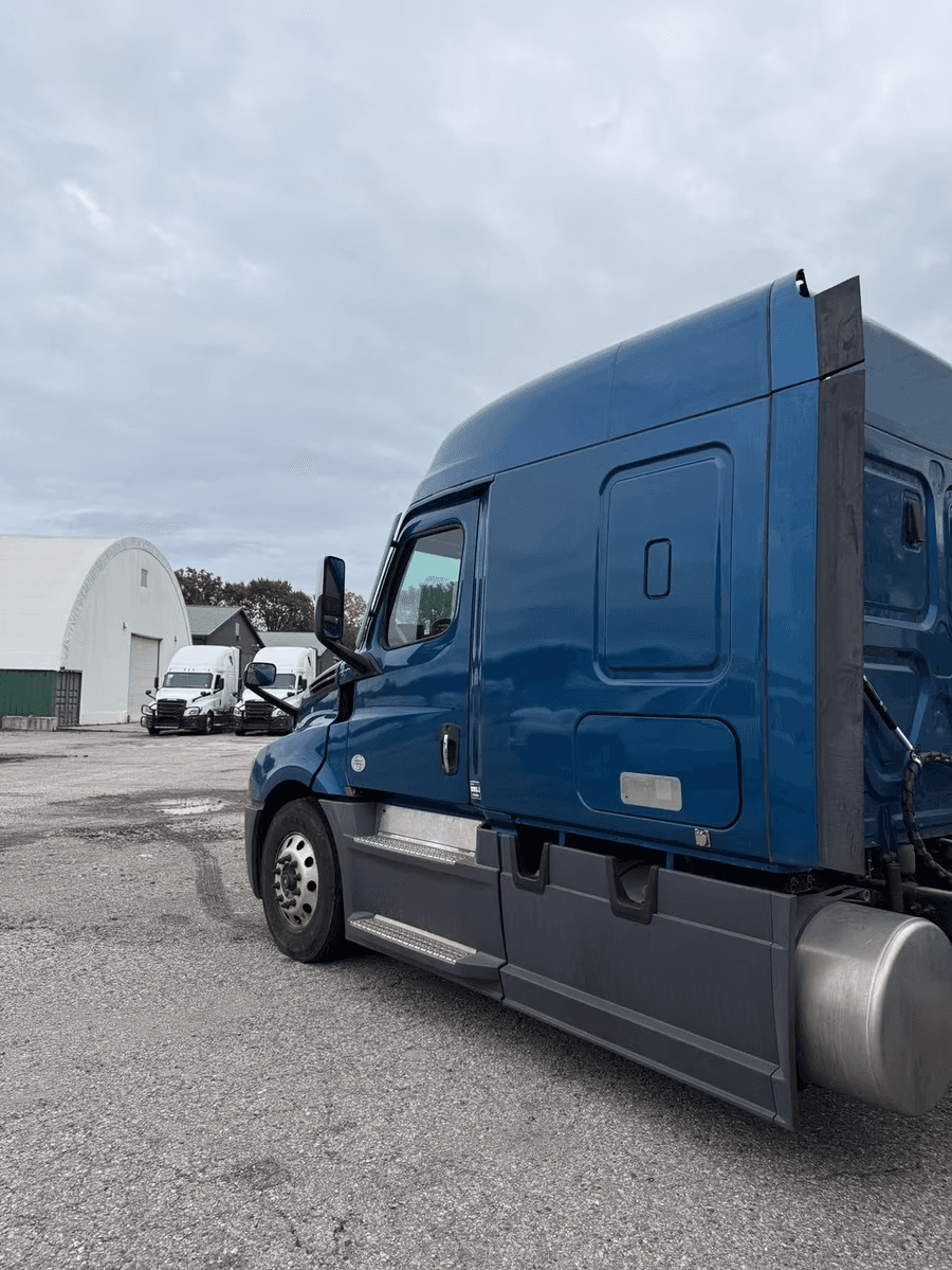 2022 Freightliner Cascadia image 4