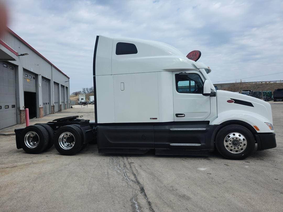 2024 Peterbilt 579 image 7