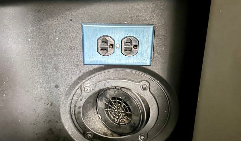 2023 Volvo VNL image 13