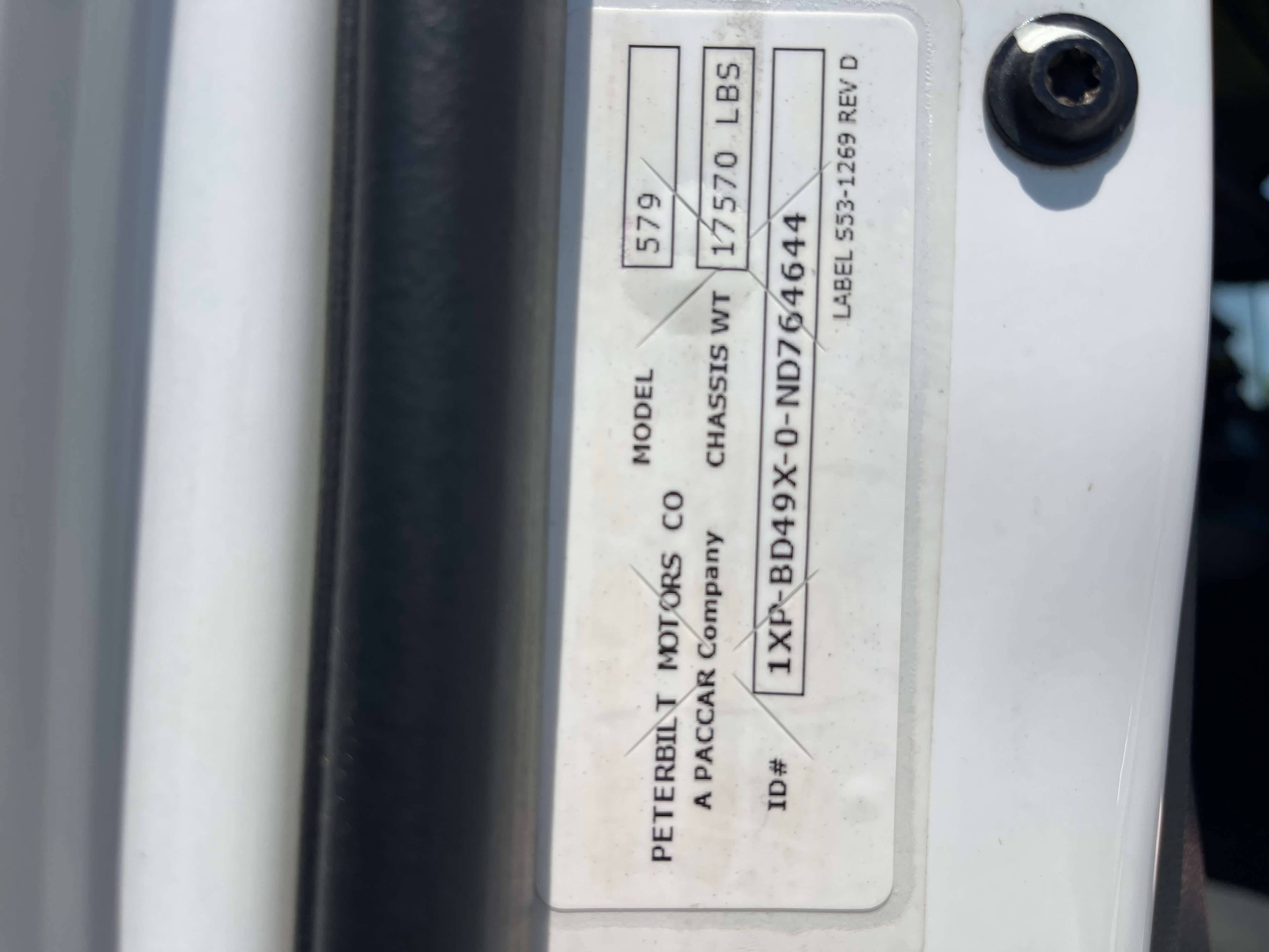 2022 Peterbilt 579 image 17