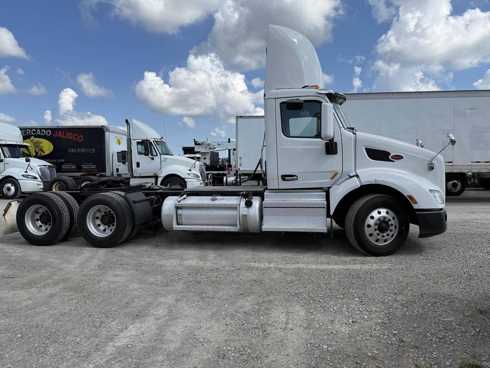 2019 Peterbilt 579 image 4