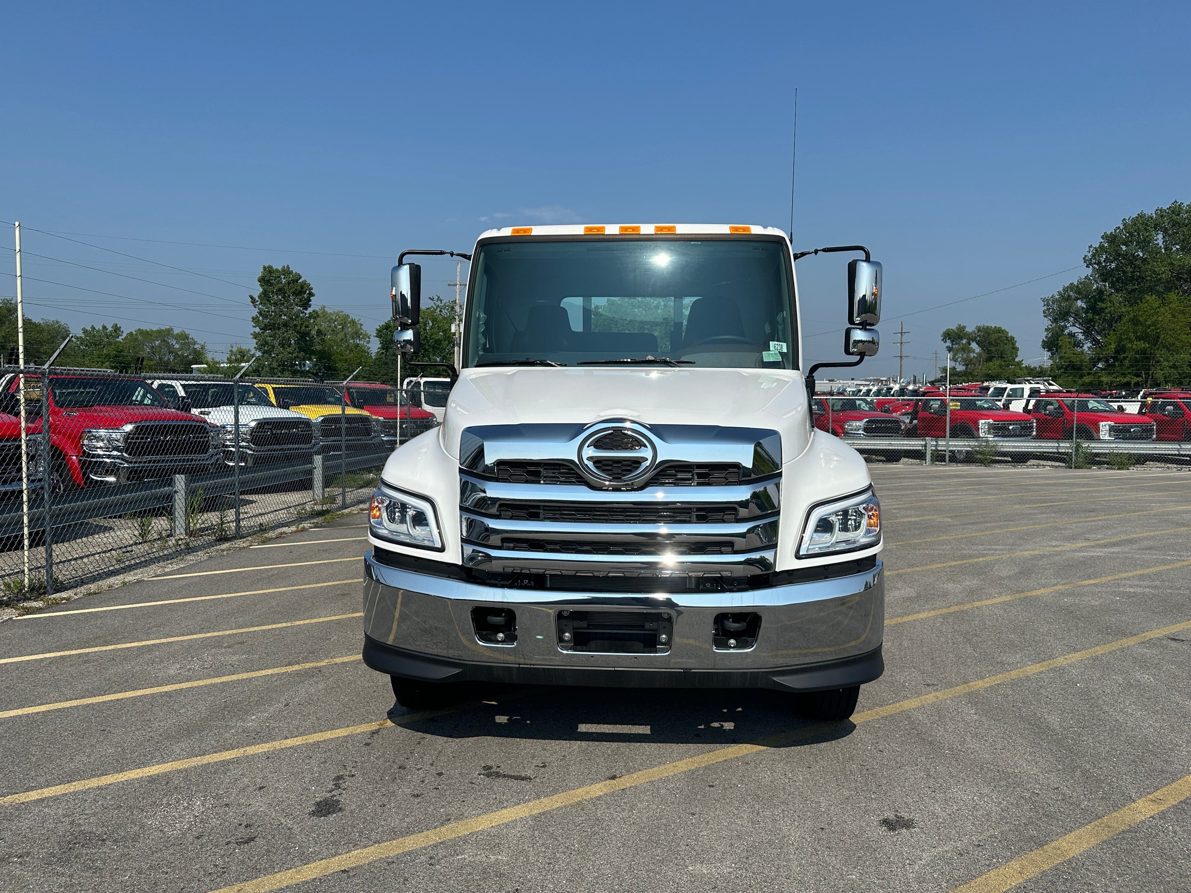 2025 Hino L6 WITH A CENTURY 21.5' STEEL CARRIER  (SK#: 6238C) image 9