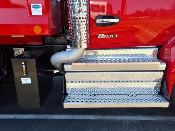 2026 Kenworth T880 image 2