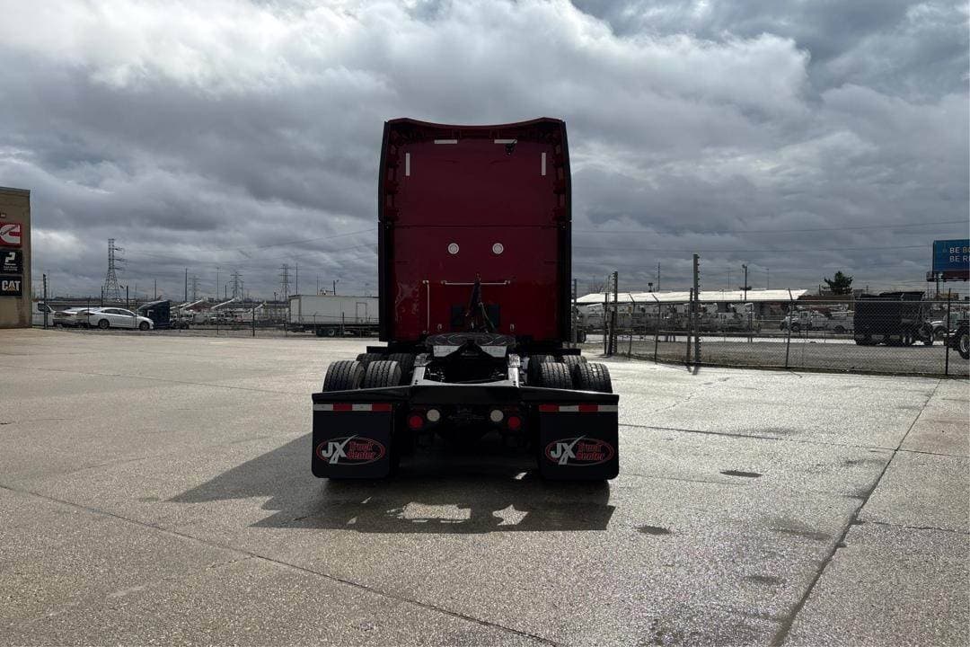 2024 Peterbilt 579 image 3