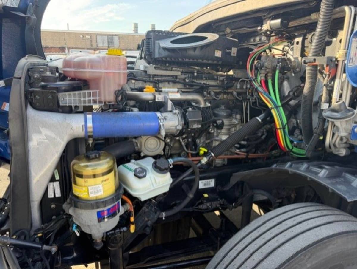 2020 Freightliner Cascadia 126 Sleeper Semi Truck - 72" Condo Sleeper, 505HP, 12 Speed Automatic image 8