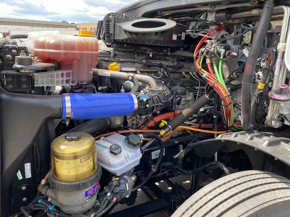 2022 Freightliner Cascadia image 9