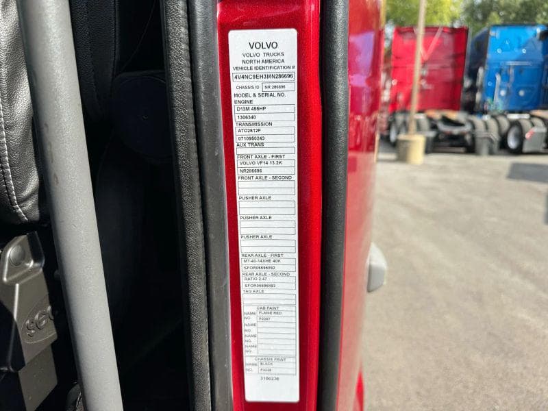 2021 Volvo VNL image 56