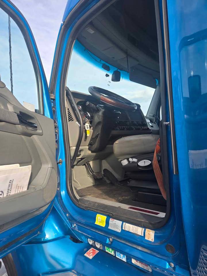 2019 Kenworth T680 image 4