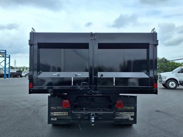 2025 Ford F600 image 8