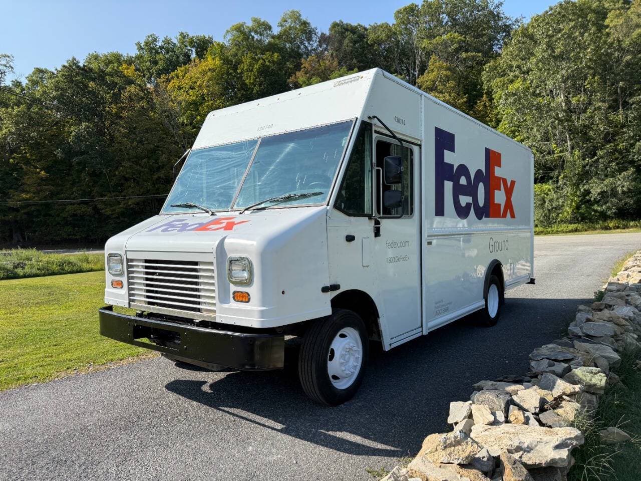 2019 Ford Stripped Chassis image 3