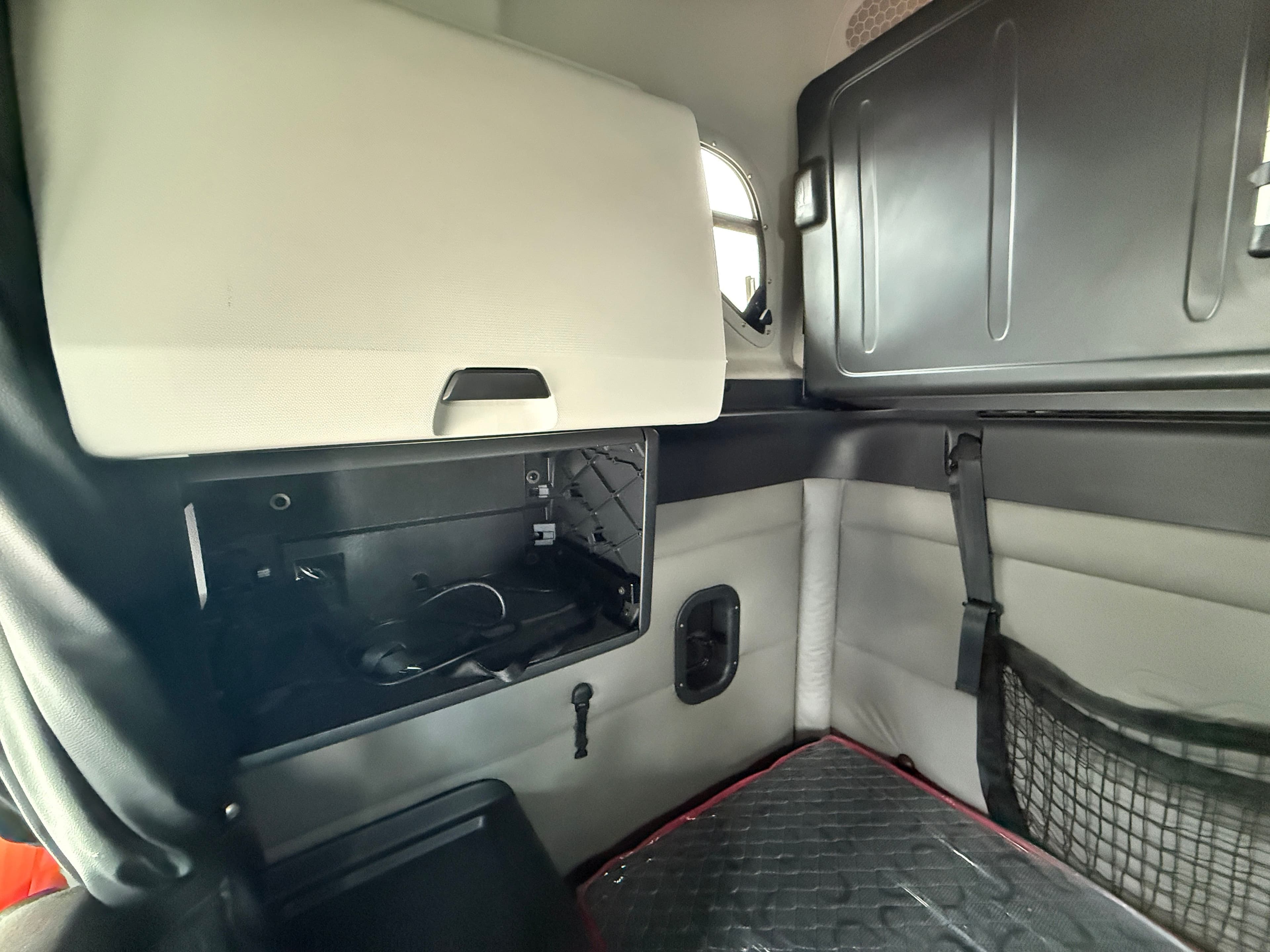 2021 Freightliner Cascadia 126 image 34