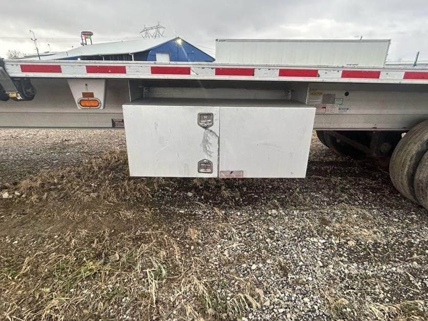 2019 Fontaine 48x102 Aluminum Flatbed Trailer - Air Ride, Spread Axle image 5