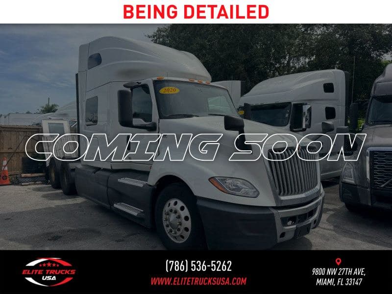 2020 International LT image 2