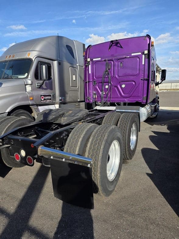 2018 FREIGHTLINER CASCADIA 125 TNHC8589LAK Web image 5