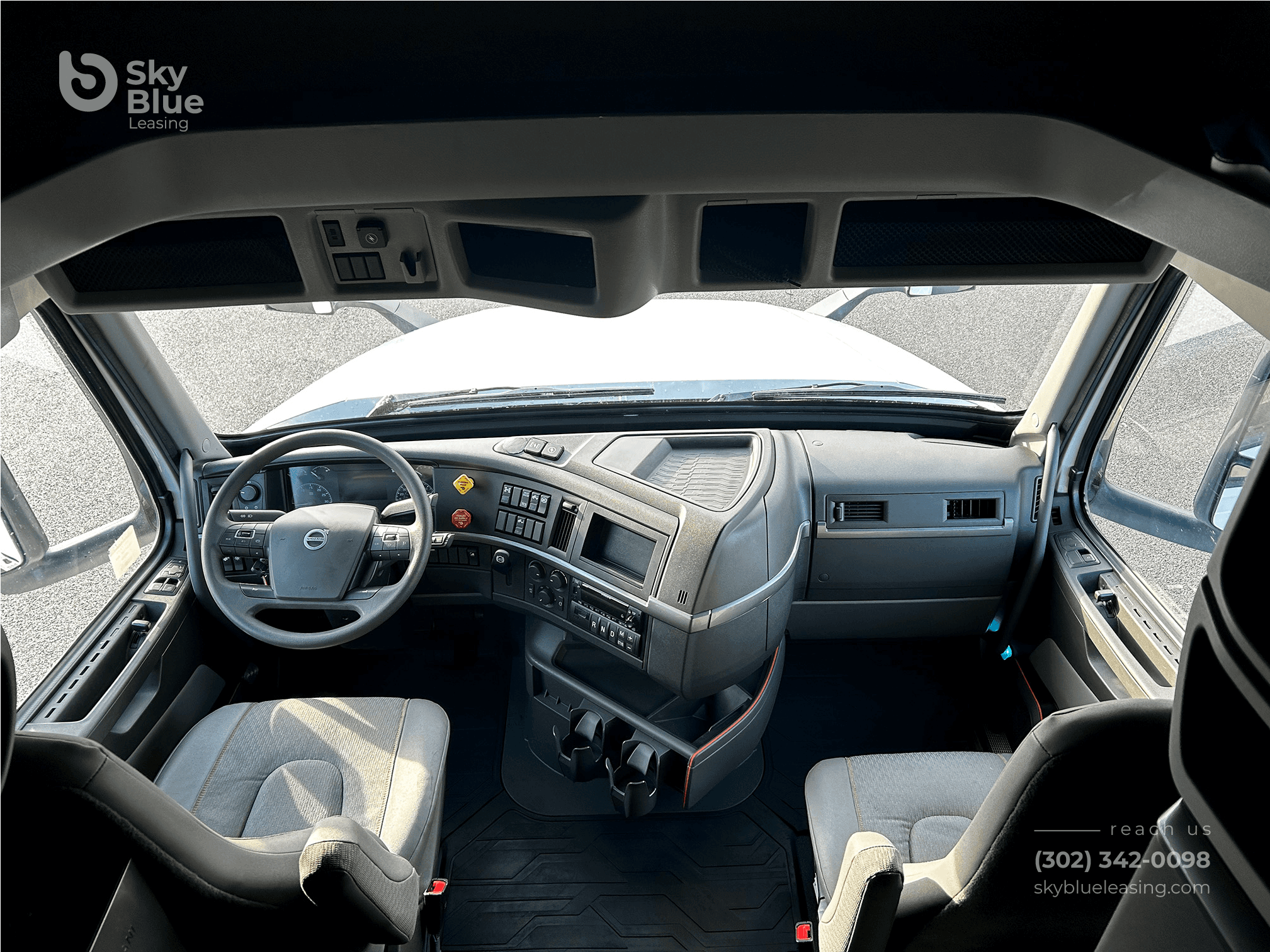 2025 Volvo VNL image 10