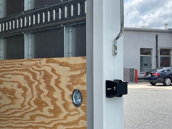 2025 Isuzu NRR image 23