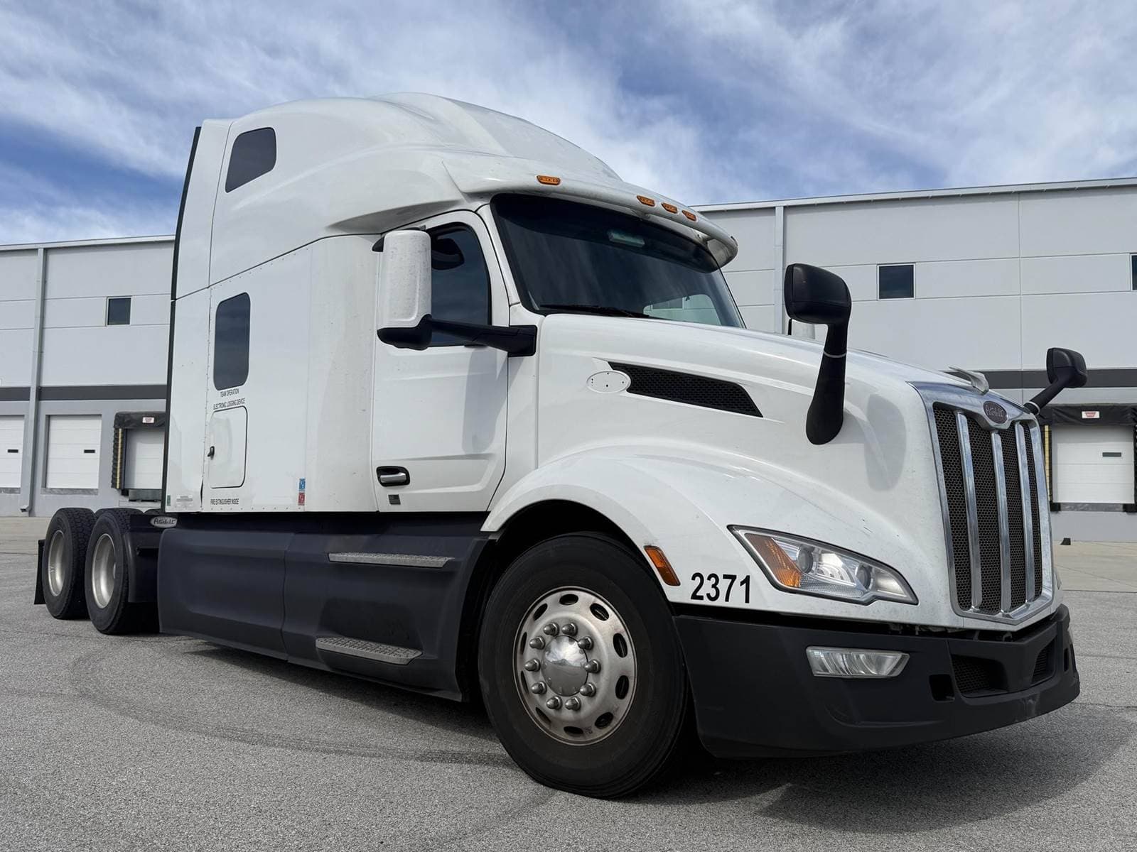 2023 Peterbilt 579 image 5