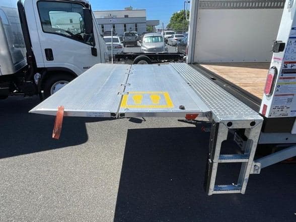 2024 Isuzu NPR HD image 19