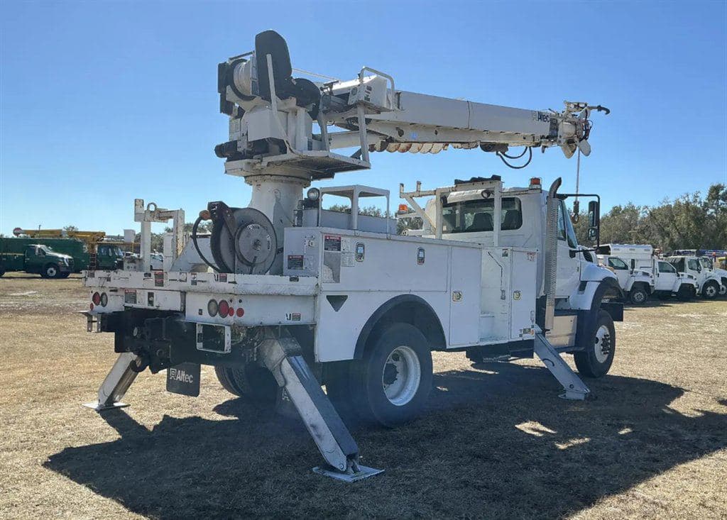 2017 International 7300 image 4