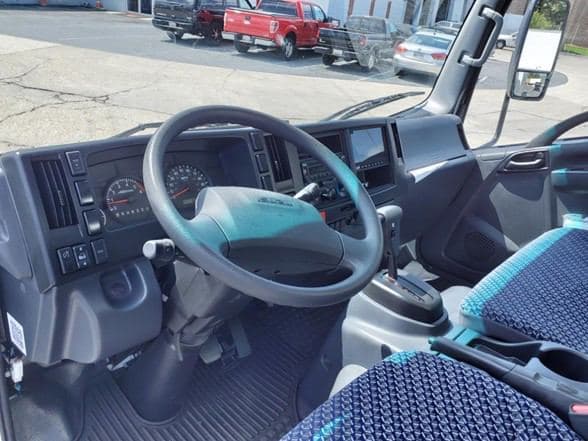 2025 Isuzu NRR image 12