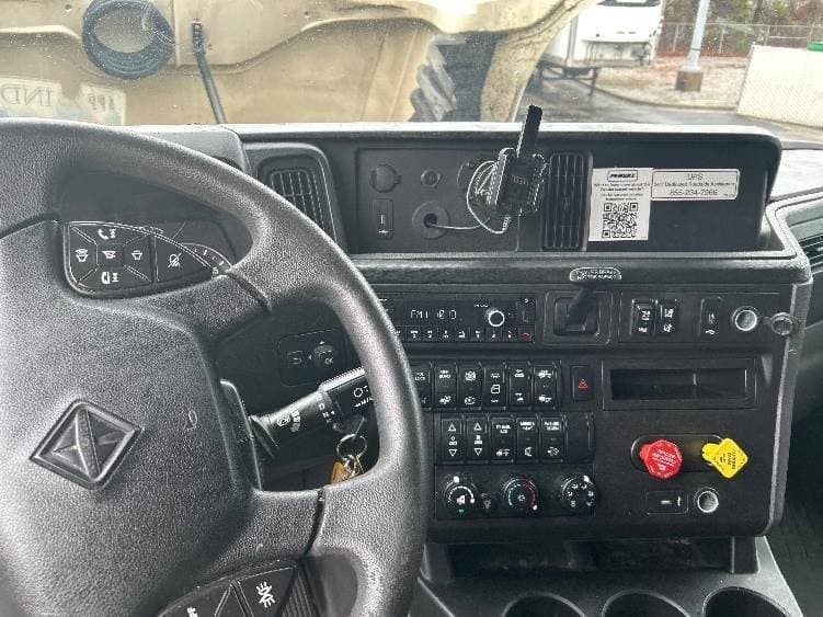 2023 International LT625 Sleeper Semi Truck - 73" Integral Sleeper, Cummins 450HP, 12 Speed Automatic image 5