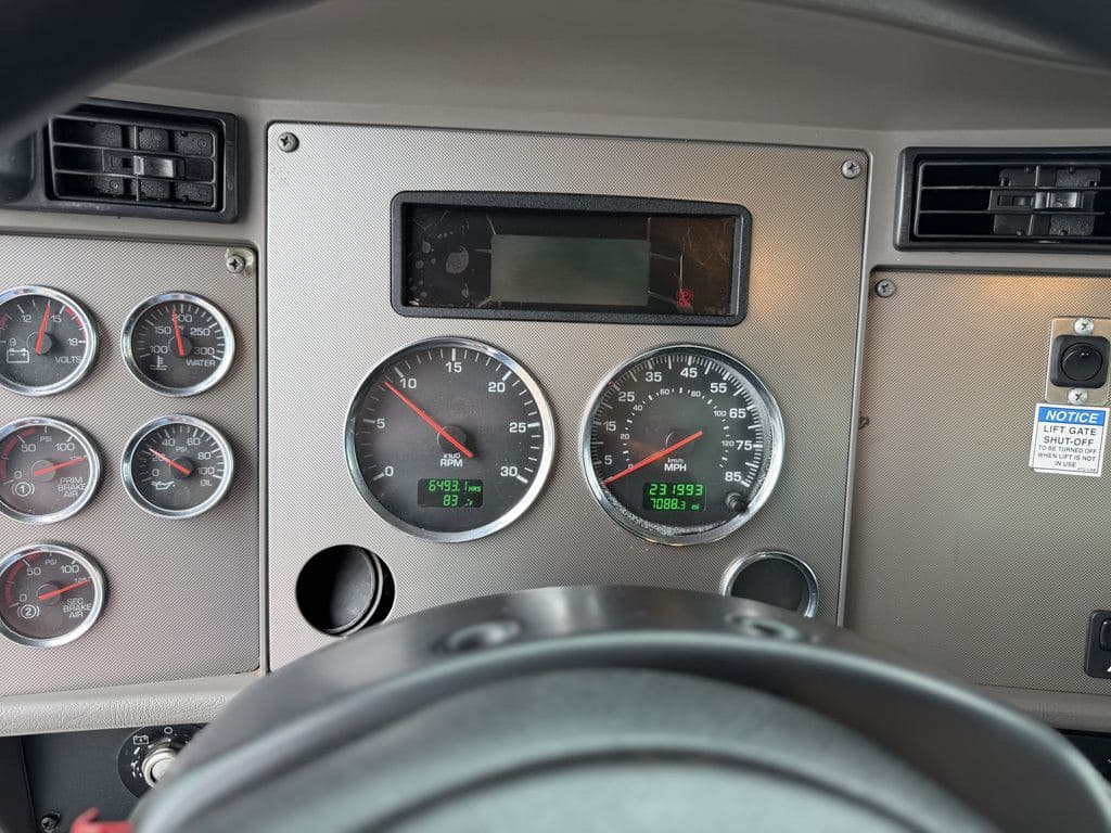 Used 2022 KENWORTH T270 image 3