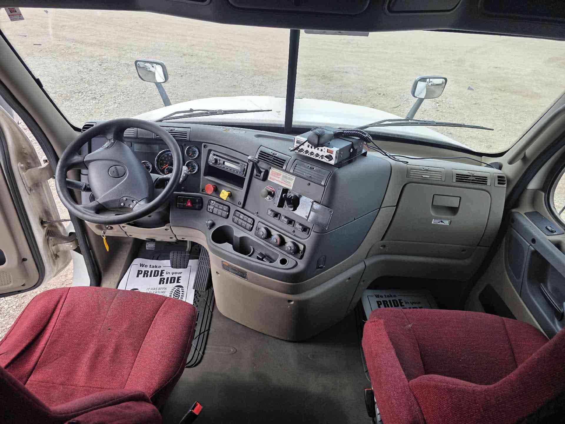 2016 Freightliner Cascadia image 5