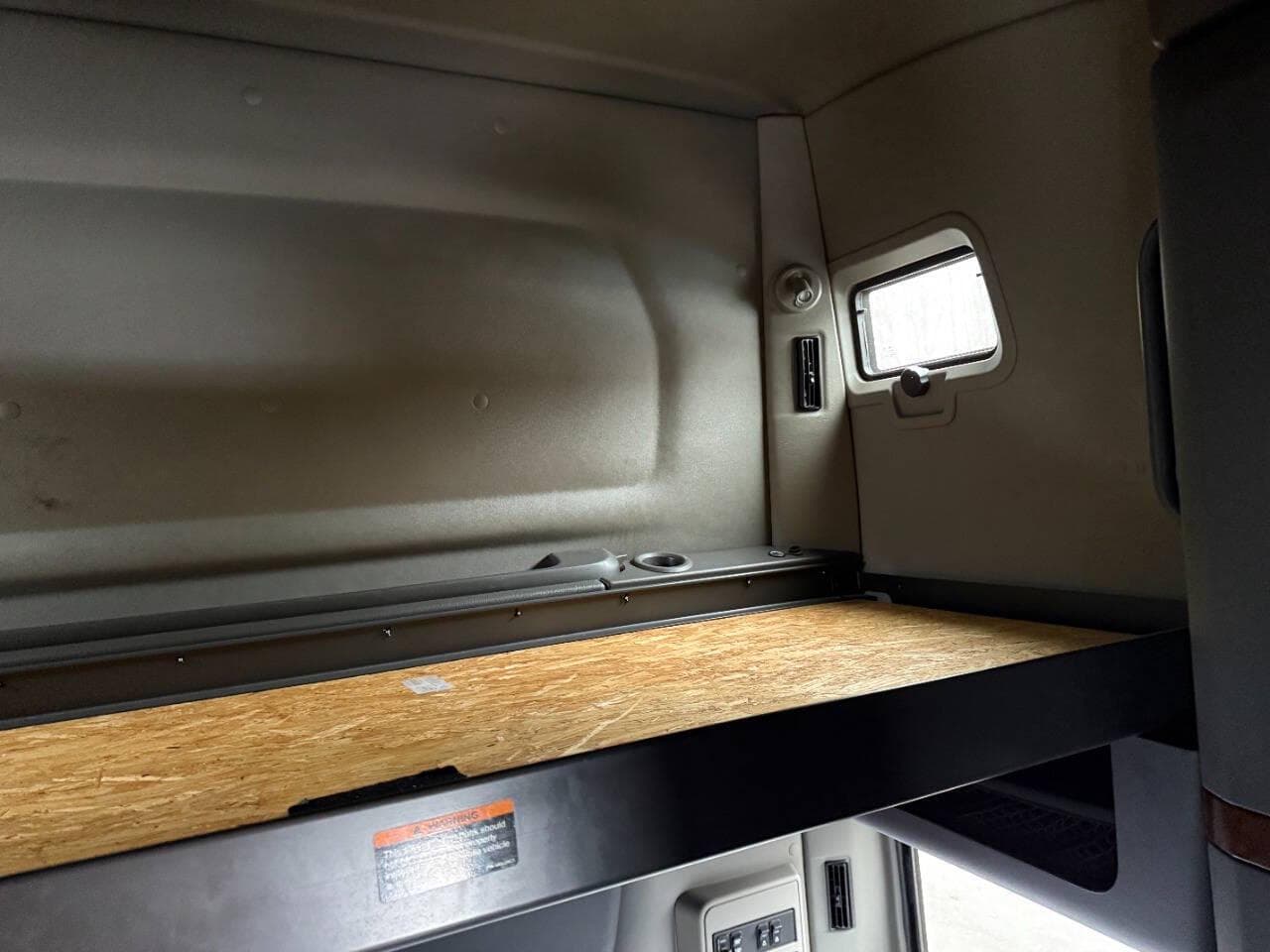 2022 International LT625 image 26