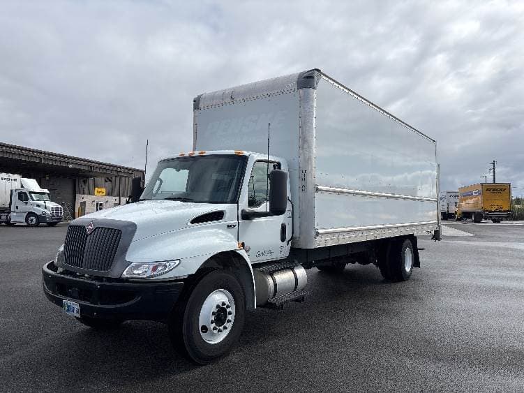 2022 International MV607 Box Truck - 220HP, 6 Speed Automatic, Roll up Door image 3