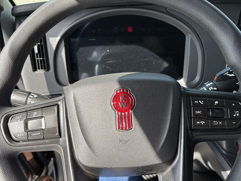 New 2027 KENWORTH T880 image 26