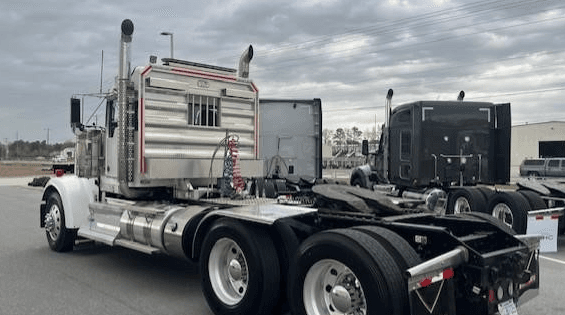 2020 Kenworth W9 Series image 3