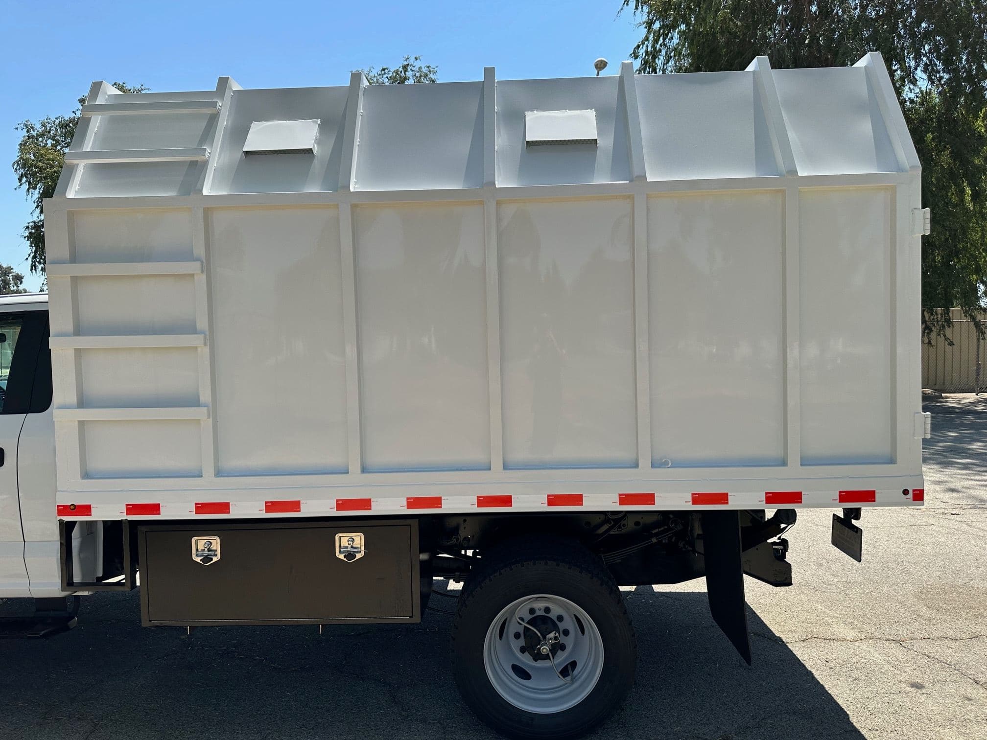 2017 FORD F550 SD 4x4 Chipper Dump Truck  13438 image 18