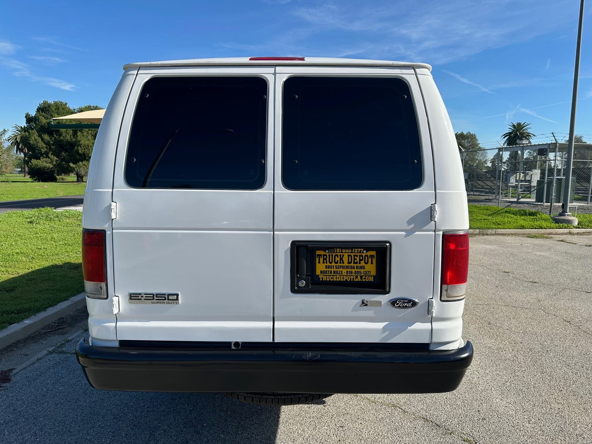 2013 FORD E350 SD 4x4 Passenger Van 13477 image 5