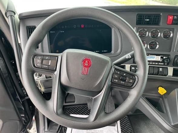 2026 Kenworth T880 image 20