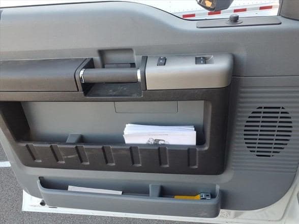 2027 Ford F750 XL SD image 17