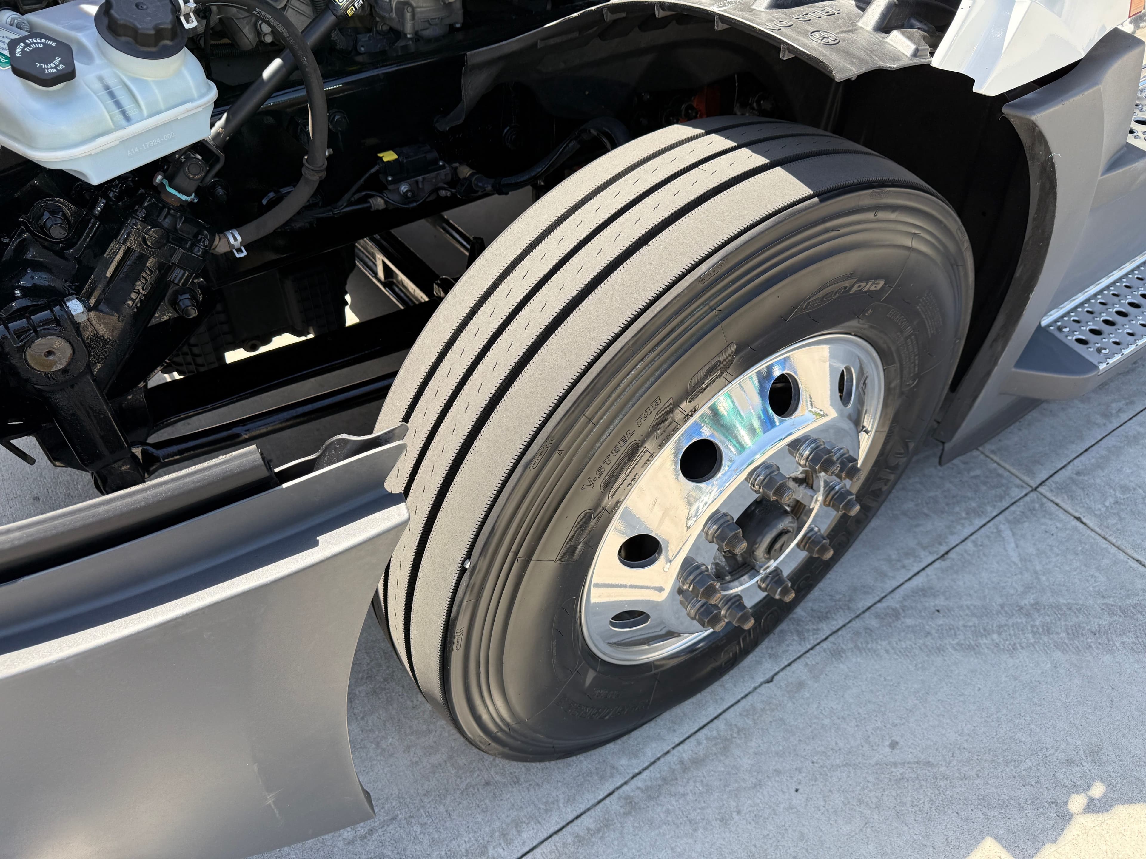 2021 Freightliner Cascadia 126 image 18