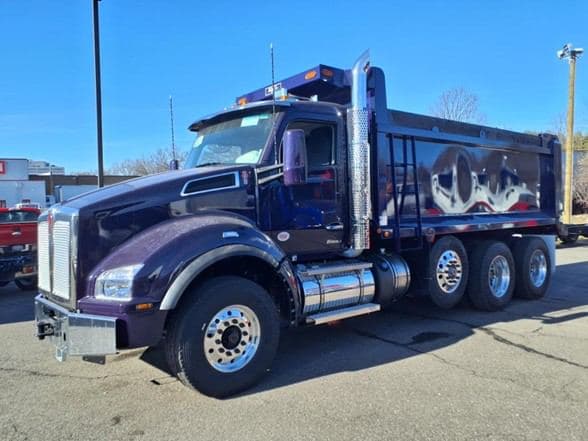 2025 Kenworth T880 image 10