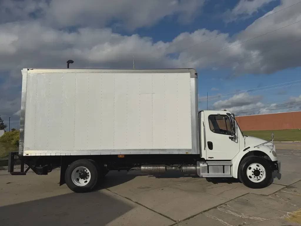 Used 2014 FREIGHTLINER Box Truck - Straight Truck, Expeditor-Hotshot, Contractor Truck - BUSINESS CLASS M2 106 For Sale image 3