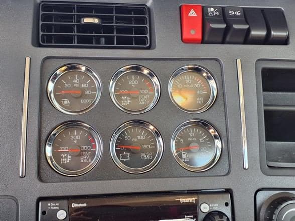 2025 Kenworth T880 image 23