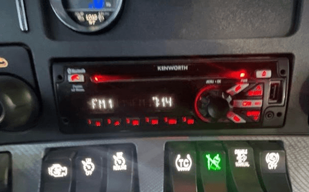2020 Kenworth T680 image 10