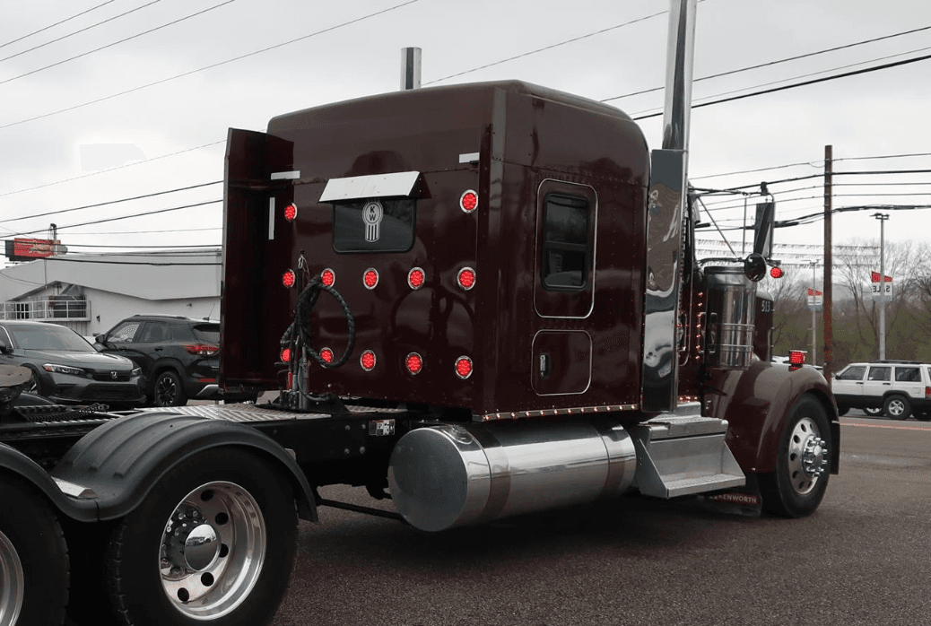 2020 Kenworth W9 Series image 5