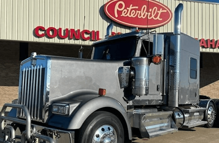 2020 Kenworth W9 Series image 1